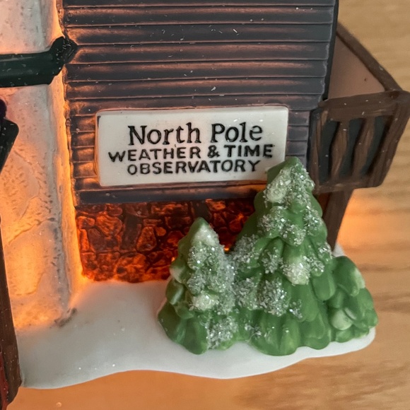 Department 56 Weather & Time Observatory Christmas Village North Pole Series - Picture 8 of 15